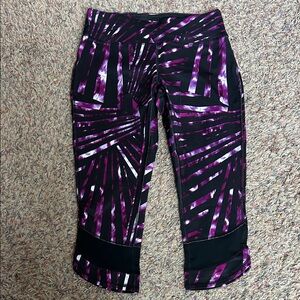 Tek Gear Women's Capris with Purple and Black Pattern